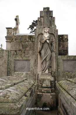 Escultura pante�n familia Curbera 
-  (Map location). 