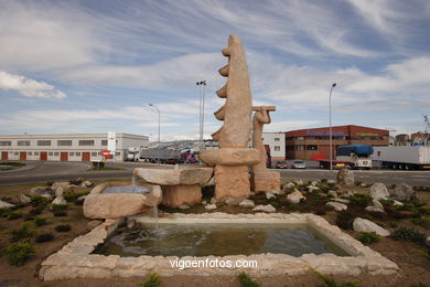 Monumento a los Maestros canteros. (2005). Ángela Valladares. Bouzas.
- (Ver mapa).
