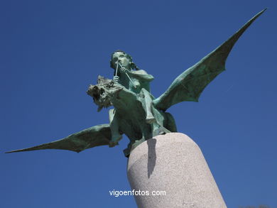 Monument to the singers, poets and troubadours of Vigo Bay ( Xaime Quesada) . (2006). Alfonso XII Street.
- (Map location).