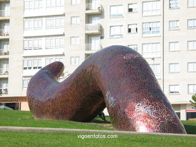Escultura da Miñoca. Plaza da Miñoca Vigo.
- (Ver mapa).