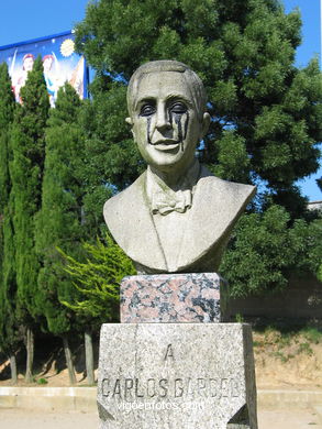Carlos Gardel  - Ra�l Comesa�a. (1990)
-  (Map location). 