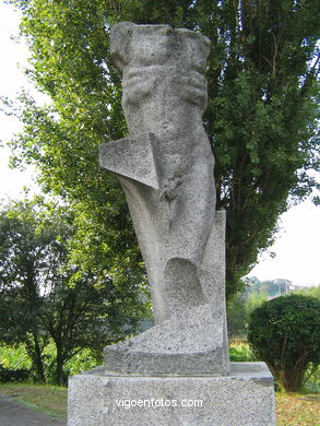 Torsi�n masculina sobre planos  - Reinaldo L�pez Carrizo. (1984)
-  (Map location). 