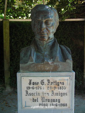 General Artigas . (1988)
-  Mapa. 
