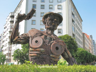 Metal�rgico - Guillermo Steimbr�ggem. (1970). Plaza de la Industria o de Eugenio Fadrique.
-  (Ver mapa). 