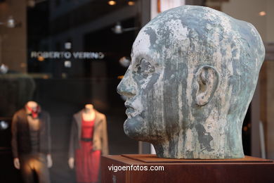 Sculptures of Igor Mitoraj. Arte in the street. Noviembre of 2006. Calles of Vigo..