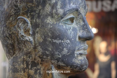 Sculptures of Igor Mitoraj
(Arte in the street: Igor Mitoraj (2006))
. 