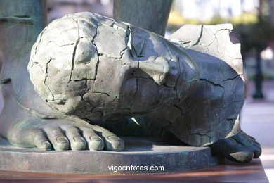 Sculptures of Igor Mitoraj
(Arte in the street: Igor Mitoraj (2006))
. 
