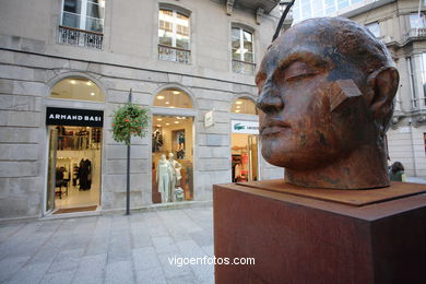 Sculptures of Igor Mitoraj. Arte in the street. Noviembre of 2006. Calles of Vigo..