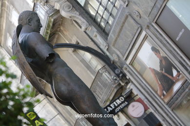 Sculptures of Igor Mitoraj. Arte in the street. Noviembre of 2006. Calles of Vigo..