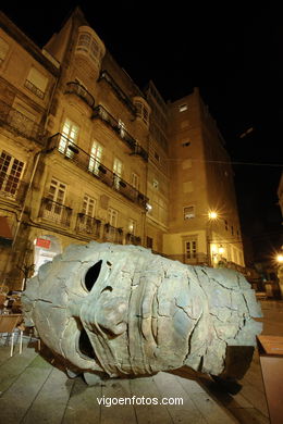 Sculptures of Igor Mitoraj. Arte in the street. Noviembre of 2006. Calles of Vigo..