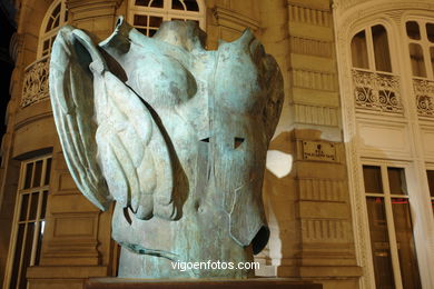 Sculptures of Igor Mitoraj. Arte in the street. Noviembre of 2006. Calles of Vigo..