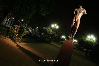 Esculturas de Igor Mitoraj
(Arte en la calle: Igor Mitoraj (2006))
.