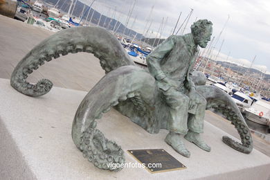 Monumento a Julio Verne (de Jos� Molares) . (2005). Avenidas. Puerto de Vigo.
-  (Ver mapa). 