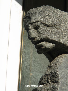 Escultura de Leiro en edificio  - Francisco Leiro
-  (Map location). 