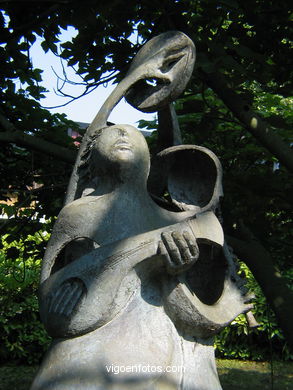 Músicos (en Facultad de Humanidades) - Manuel García Buciños
- (Map location).
