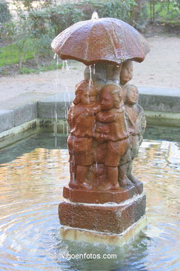 Niños bajo un paraguas - Camilo Nogueira Martínez
- (Map location).