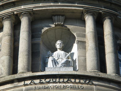 Escultura en edificio la Equitativa  - Camilo Nogueira Mart�nez. (1948)
-  (Map location). 