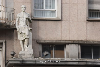 Esculturas del edificio Caixanova . (1950)
-  (Map location). 