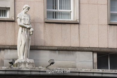 Esculturas del edificio Caixanova . (1950)
-  (Map location). 