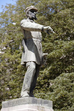 Monumento a M�ndez N��ez- Agust�n Querol y Subirats. (1890). Jardines de la Alameda. Vigo.
-  (Ver mapa). 
