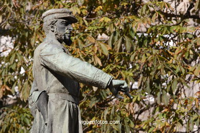 Monumento a M�ndez N��ez- Agust�n Querol y Subirats. (1890). Jardines de la Alameda. Vigo.
-  (Ver mapa). 