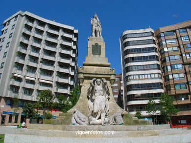 Monument to the Heros of the reconquist - Julio González Pola. (1947). Plaza of the Independencia. Vigo.
- (Map location).