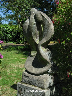 Escultura Conservatorio de música - Silvino Silva
- (Ver mapa).
