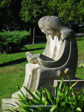 Pareja leyendo  - Silvino Silva. (1993)
-  (Ver mapa). 
