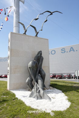 Al mar - Xoán Piñeiro. (1972)
- (Map location).