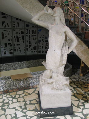 Sirena (Galerías Durán) - Xoán Piñeiro
- (Map location).