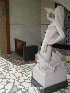 Sirena (Galerías Durán) - Xoán Piñeiro
- (Ver mapa).