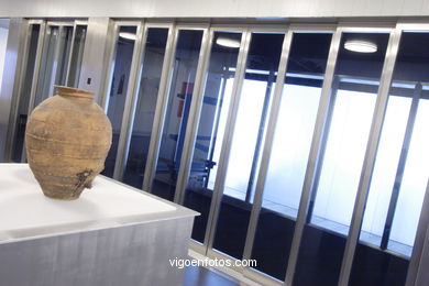 Exhibition halls
(Fundaci�n Pedro Barri� de la Maza)
. 