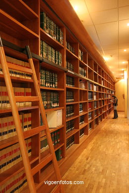 Reading room
(Biblioteca central)
. 