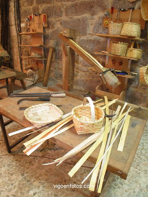 Basketmaket workshop.