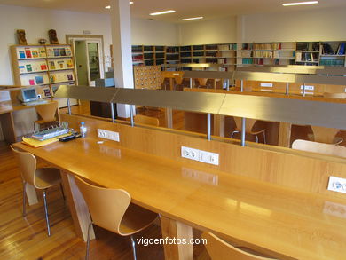 Biblioteca de la Casa galega da cultura. 