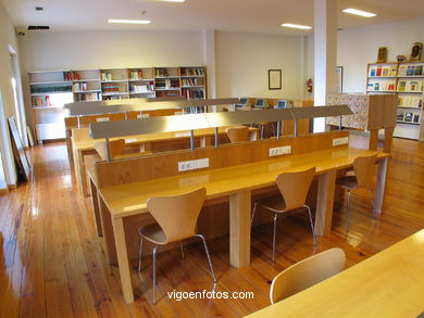Biblioteca de la Casa galega da cultura. 
