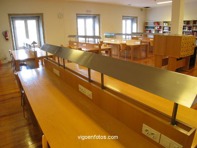Biblioteca de la Casa galega da cultura. 