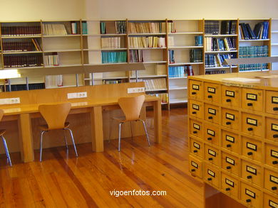 Biblioteca de la Casa galega da cultura. 