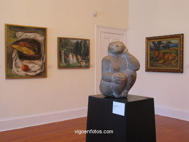 Galleries of Museum Qui�ones de Le�n. 