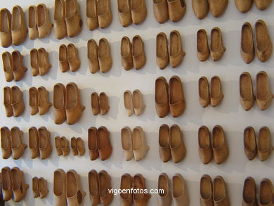Zuecos de madera. 