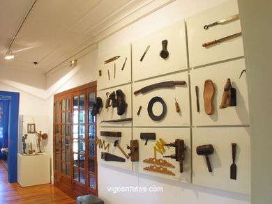 Utensils of the offices.
