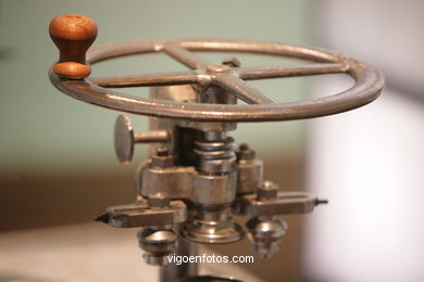 Extraction, preserving and marketing of products of the sea. Permanet exhibition in the Museum of the sea of Galicia. Vigo.
