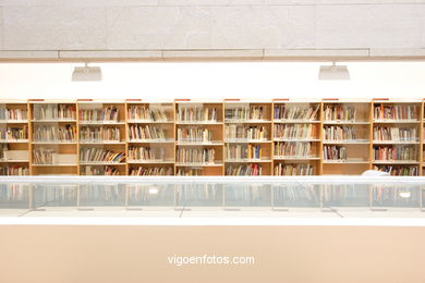 Biblioteca del Museo Marco . 