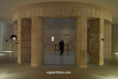 Exposici�n Cardinales. Museo Marco. 