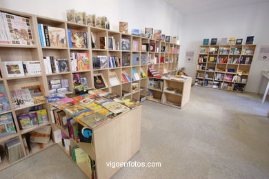 Tienda-librer�a del Museo Marco . 