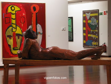 Caixanova art collection . 