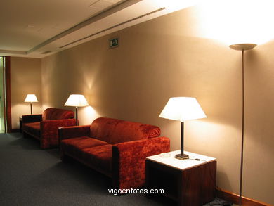 Interiores del edificio Centro Social Caixanova.