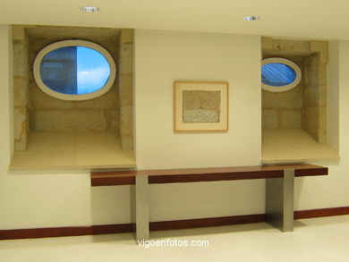 Interiores del edificio Centro Social Caixanova.