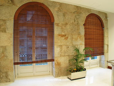 Interiores del edificio Centro Social Caixanova.