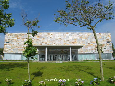 Verbum - Cesar Portela (2003) - Vigo
- (Ver mapa).
